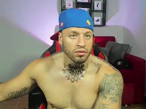 Snapshot of dereckgreen chatting on 03-16-25, 12:34 dereckgreen online show from 03-16-25, 12:34