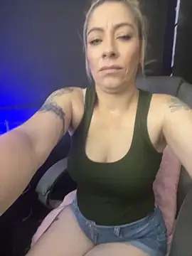 viktoria davis  online show from 11-22-25, 10:41