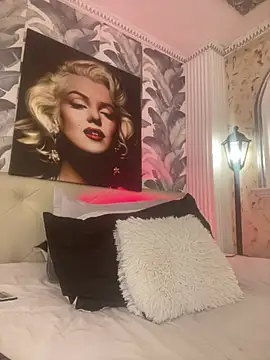 Snapshot of viktoria_davis_ chatting on 06-30-26, 11:27 viktoria davis online show from 06-30-26, 11:27