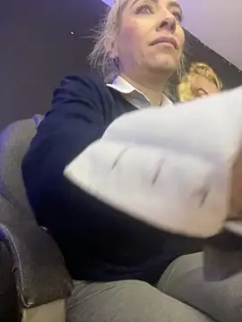 viktoria davis  online show from 10-24-25, 12:31