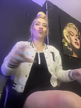 viktoria davis  online show from 10-29-25, 12:31