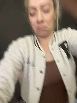 viktoria davis  online show from 11-26-25, 12:43