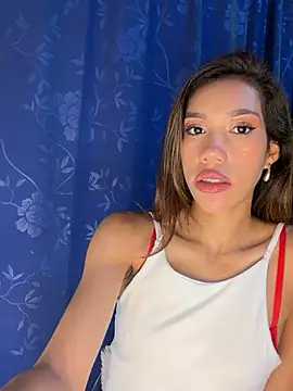 Snapshot of zoe_storm chatting on 02-20-26, 01:35 zoe storm online show from 02-20-26, 01:35