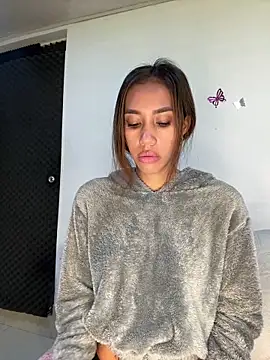 Snapshot of zoe_storm chatting on 10-15-25, 11:57 zoe storm online show from 10-15-25, 11:57