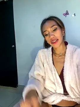 Snapshot of zoe_storm chatting on 09-21-25, 04:50 zoe storm online show from 09-21-25, 04:50