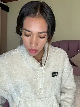 zoe storm online show from 04-15-26, 12:38