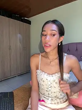 Snapshot of zoe_storm chatting on 05-30-26, 12:39 zoe storm online show from 05-30-26, 12:39
