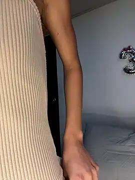 Snapshot of zoe_storm chatting on 02-05-26, 01:01 zoe storm online show from 02-05-26, 01:01