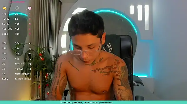 Snapshot of tattokoi chatting on 03-08-25, 02:23 tattokoi online show from 03-08-25, 02:23