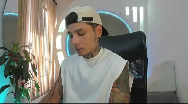 Snapshot of tattokoi chatting on 03-02-25, 07:08 tattokoi online show from 03-02-25, 07:08