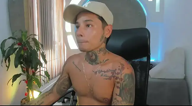 Snapshot of tattokoi chatting on 03-03-25, 07:07 tattokoi online show from 03-03-25, 07:07