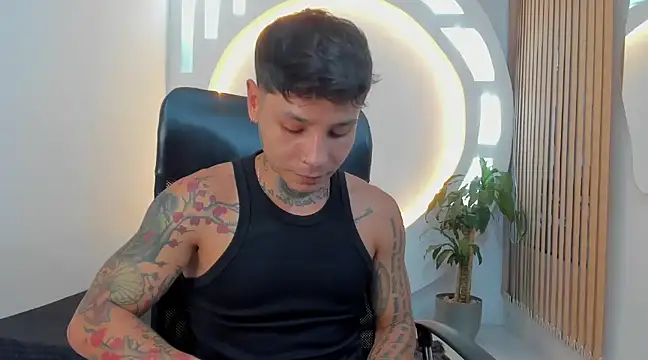 Snapshot of tattokoi chatting on 01-17-25, 10:56 tattokoi online show from 01-17-25, 10:56