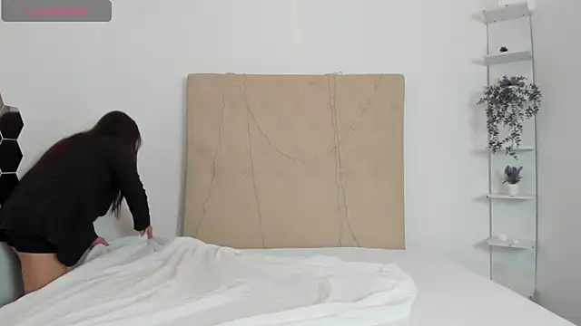 Michelle Jaramillo online show from 02-11-25, 07:27