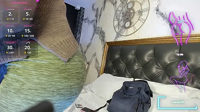 Snapshot of DalayMoore chatting on 02-16-26, 08:29 DalayMoore online show from 02-16-26, 08:29