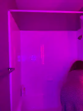 Snapshot of hazelbaby8880 chatting on 01-28-25, 06:05 hazelbaby8880 online show from 01-28-25, 06:05