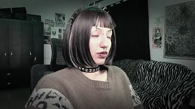 Snapshot of roxy_toxic chatting on 06-04-26, 12:48 roxy toxic online show from 06-04-26, 12:48