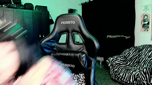 roxy toxic online show from 01-14-26, 12:47