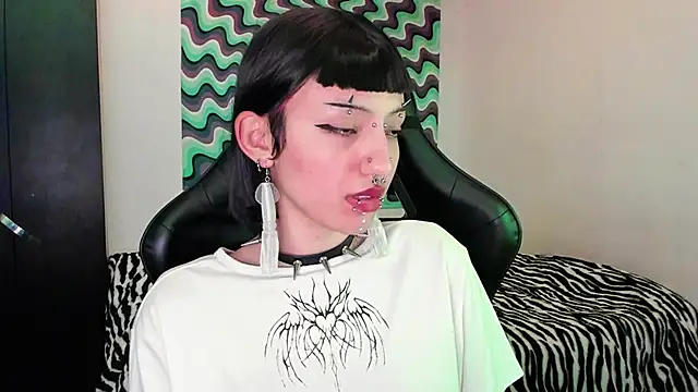 Snapshot of roxy_toxic chatting on 03-15-25, 03:07 roxy toxic online show from 03-15-25, 03:07