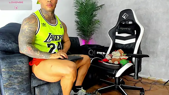 Snapshot of owen_freid chatting on 11-10-25, 09:42 owen freid online show from 11-10-25, 09:42