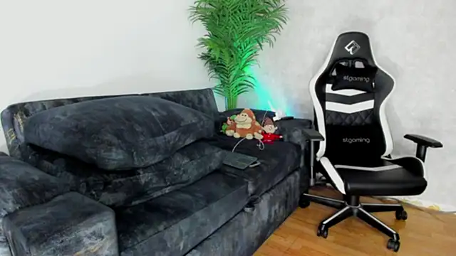 Snapshot of owen_freid chatting on 03-22-25, 11:42 owen freid online show from 03-22-25, 11:42