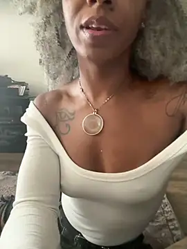 Snapshot of thegodstayce chatting on 10-10-25, 04:52 thegodstayce online show from 10-10-25, 04:52