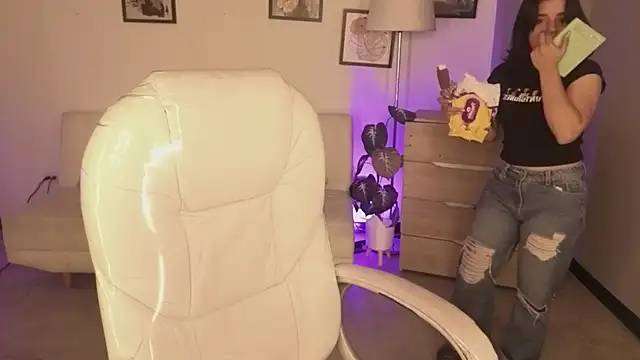 Nicole Foxx  online show from 12-02-25, 07:37