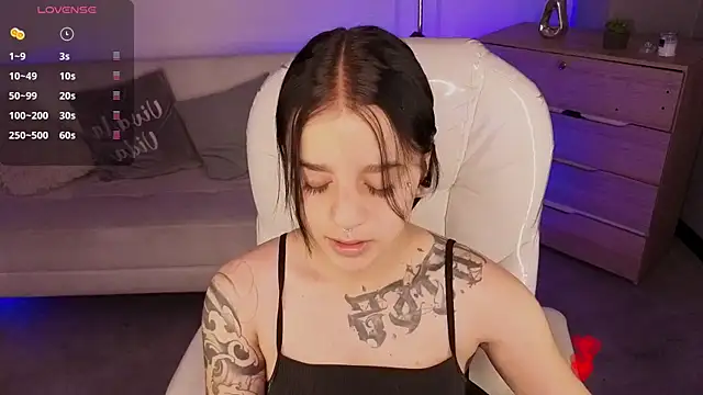 Nicole Foxx  online show from 03-24-26, 08:31