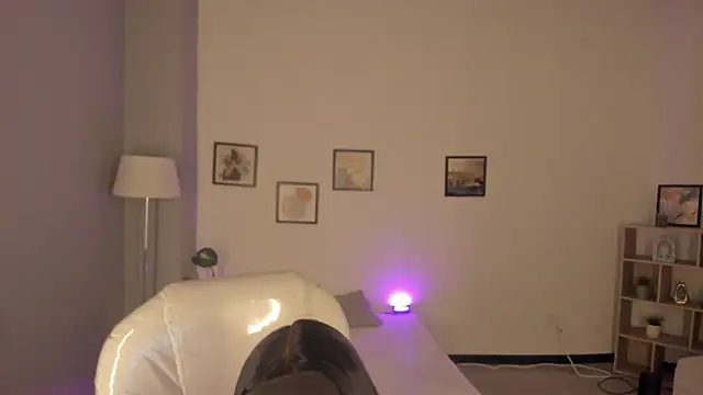 Nicole Foxx  online show from 09-10-25, 08:08