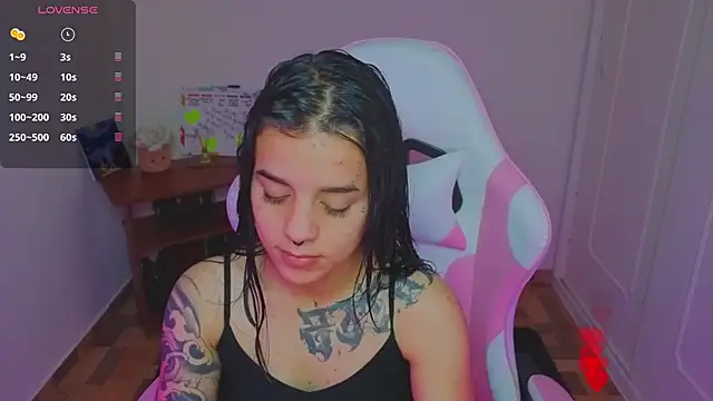Snapshot of Nicole_Foxx_ chatting on 06-09-26, 10:22 Nicole Foxx online show from 06-09-26, 10:22