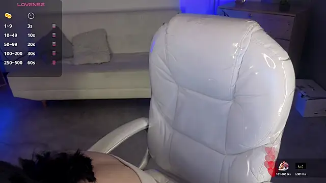 Nicole Foxx  online show from 01-12-26, 06:47