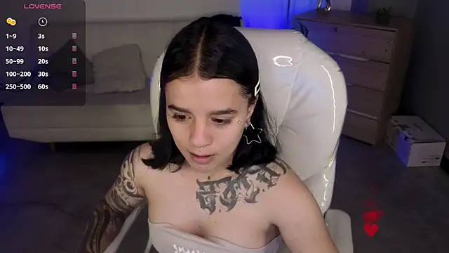 Nicole Foxx  online show from 01-11-26, 06:26