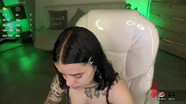 Nicole Foxx  online show from 01-10-26, 06:14