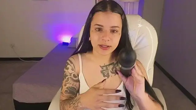 Nicole Foxx  online show from 10-10-25, 07:47