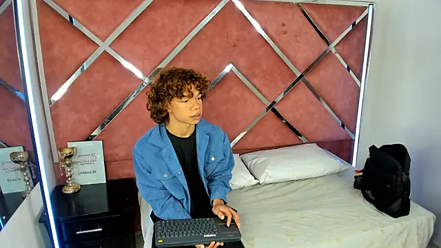 Snapshot of DanteAndKyle chatting on 03-02-25, 08:25 DanteAndKyle online show from 03-02-25, 08:25