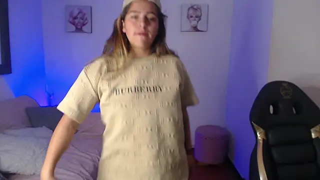 Kitten Cam online show from 12-21-25, 12:18