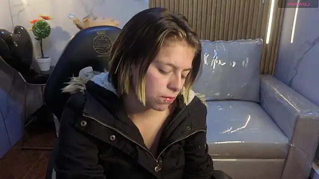 Kitten Cam online show from 04-22-26, 10:22