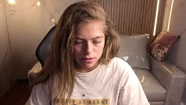 Kitten Cam online show from 01-12-26, 02:24