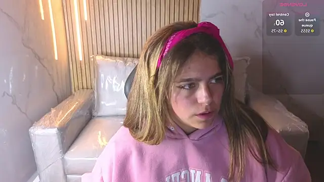 Kitten Cam online show from 11-27-25, 04:35