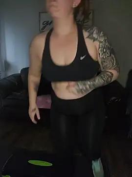 TattedMamaXOXO online show from 11-19-25, 06:30