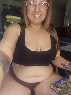 Snapshot of TattedMamaXOXO chatting on 02-27-25, 04:54 TattedMamaXOXO online show from 02-27-25, 04:54