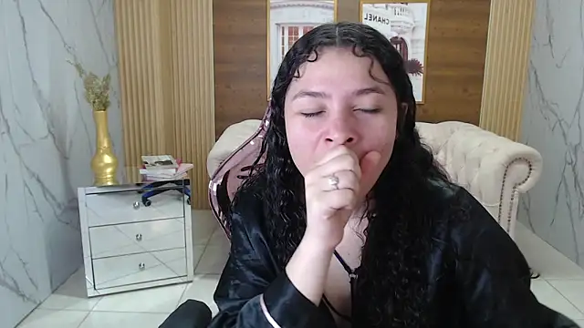 shalon diaz s online show from 11-30-25, 01:12