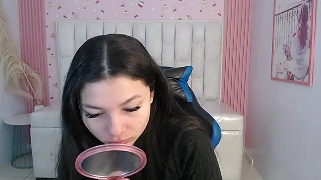 shalon diaz s online show from 12-15-25, 01:06