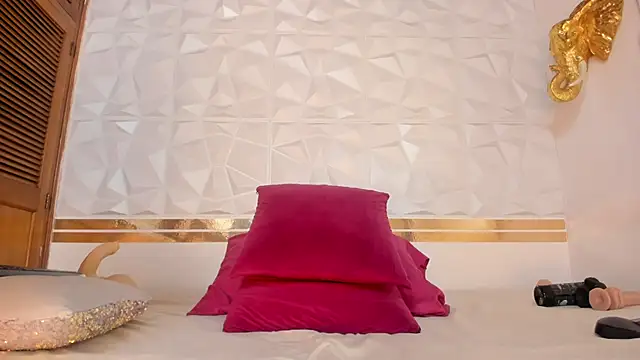 Sara Collinnss online show from 03-27-26, 11:55