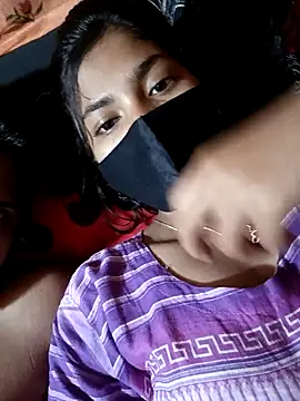 Snapshot of Hot_couple_1 chatting on 03-07-26, 06:13 Hot couple 1 online show from 03-07-26, 06:13