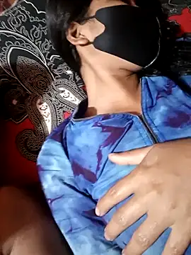 Snapshot of Hot_couple_1 chatting on 03-06-26, 04:13 Hot couple 1 online show from 03-06-26, 04:13