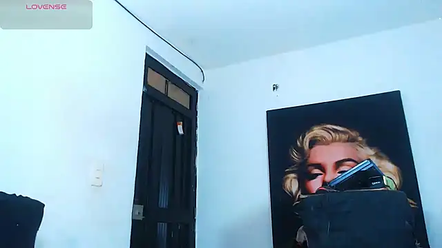 licy blonde hot online show from 11-26-25, 01:05