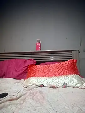 Snapshot of melangelo17 chatting on 03-15-26, 06:15 melangelo17 online show from 03-15-26, 06:15