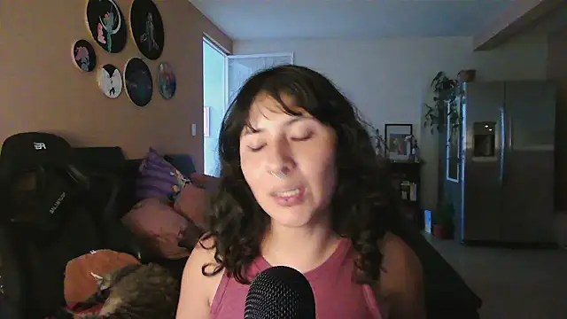 Snapshot of GinnyDelice chatting on 09-09-25, 12:21 GinnyDelice online show from 09-09-25, 12:21