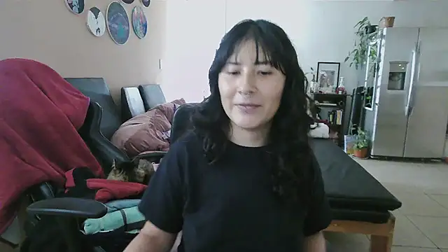 Snapshot of GinnyDelice chatting on 10-04-25, 10:44 GinnyDelice online show from 10-04-25, 10:44