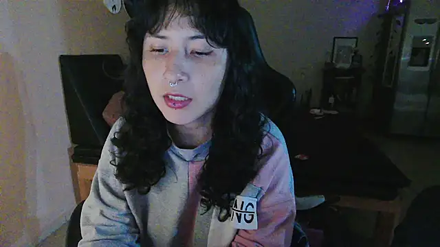 Snapshot of GinnyDelice chatting on 10-29-25, 03:27 GinnyDelice online show from 10-29-25, 03:27